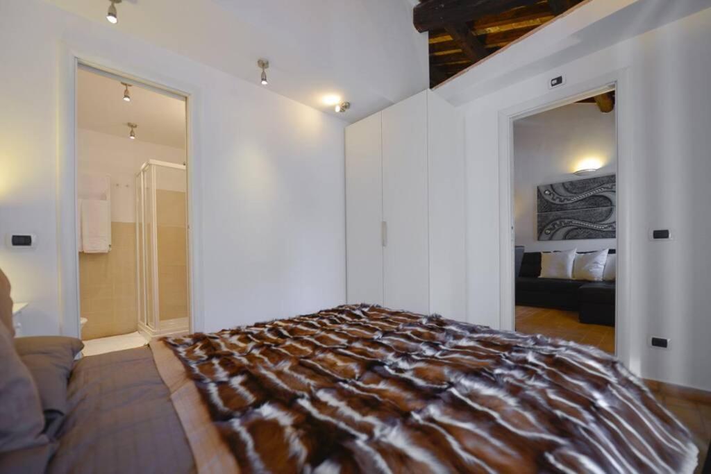 Ibernesi - Charming At The Forums Apartment
